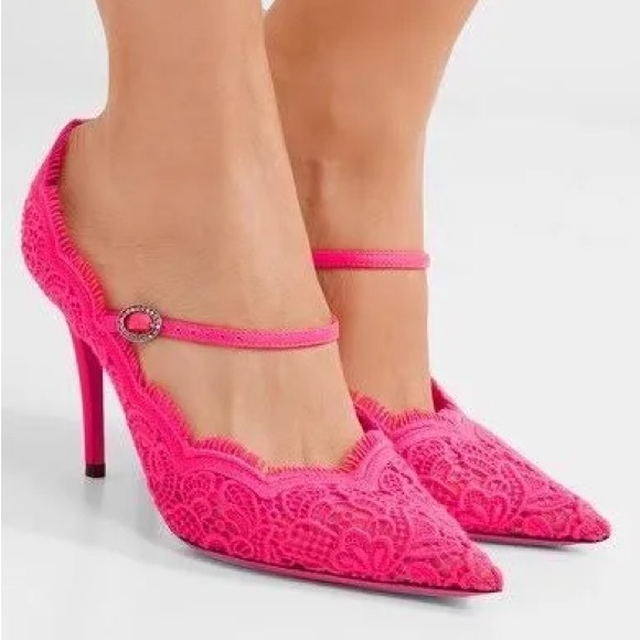 Gucci Pink Lace Virginia Mary Jane Heels - Picture 1 of 6